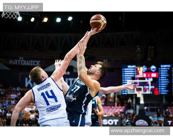 东契奇全场16中7，三分9中5得到27分5篮板12助攻1盖帽7失误